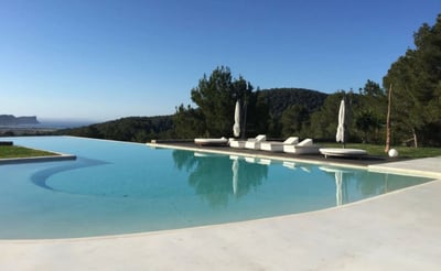 Luxury Villa Photo #4