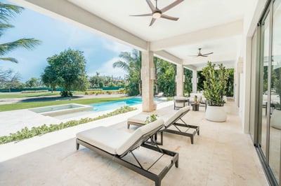 Luxury Villa Photo #3