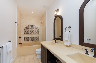 Luxury Villa Photo #15