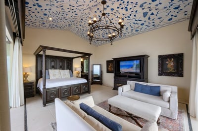 Luxury Villa Photo #25