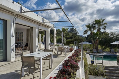 Luxury Villa Photo #3