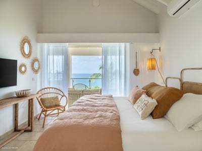 Luxury Villa Photo #18