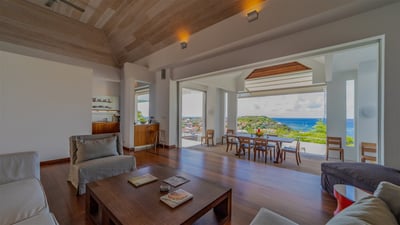 Luxury Villa Photo #17