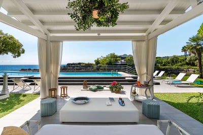 Luxury Villa Photo #8