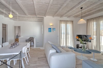 Luxury Villa Photo #22