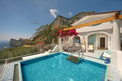 Luxury Villa Photo #4