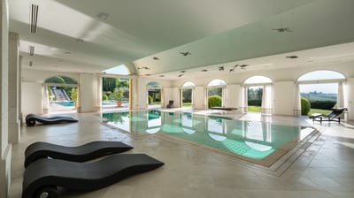 Luxury Villa Photo #20