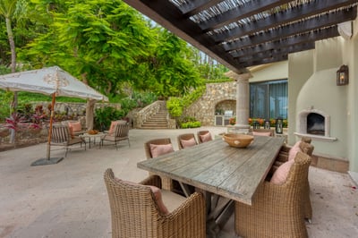 Luxury Villa Photo #16