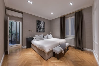 Luxury Villa Photo #8