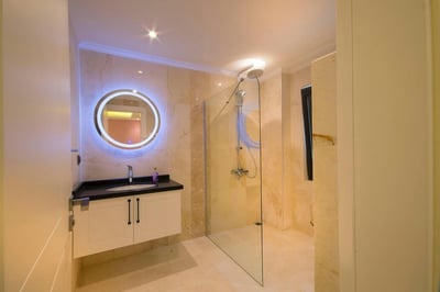 Luxury Villa Photo #22
