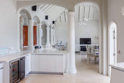 Luxury Villa Photo #14