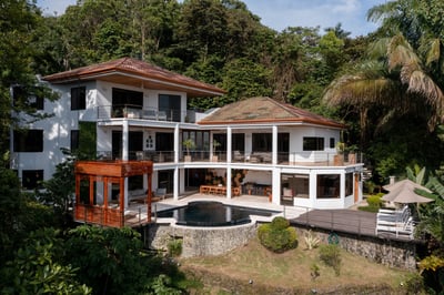 Luxury Villa Photo #2