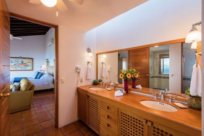 Luxury Villa Photo #20