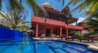 Luxury Villa Photo #2