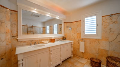 Luxury Villa Photo #43