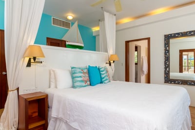 Luxury Villa Photo #8