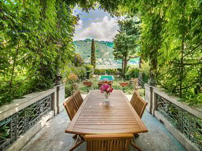 Luxury Villa Photo #6