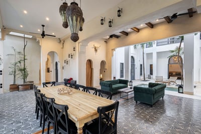 Luxury Villa Photo #12