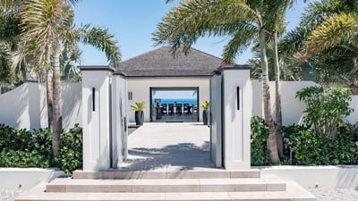 Luxury Villa Photo #9