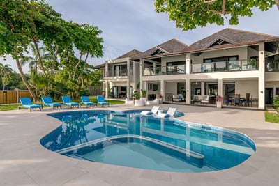Luxury Villa Photo #2