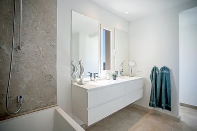 Luxury Villa Photo #22