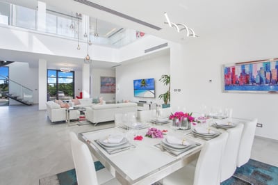 Luxury Villa Photo #26