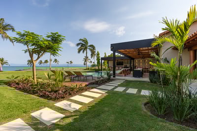 Luxury Villa Photo #22