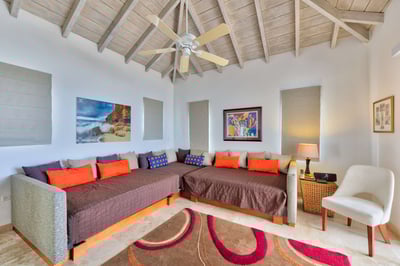 Luxury Villa Photo #15