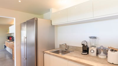 Kitchen & Dining Area