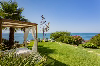 Luxury Villa Photo #7