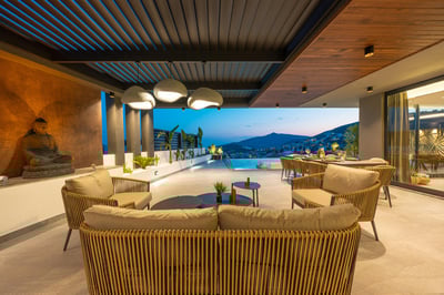 Luxury Villa Photo #10