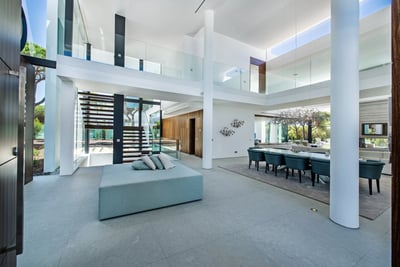 Luxury Villa Photo #9