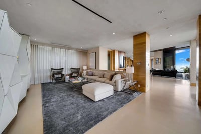 Luxury Villa Photo #22