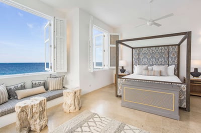 Luxury Villa Photo #11