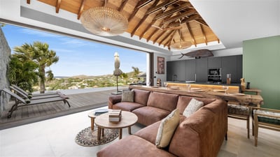 Luxury Villa Photo #16