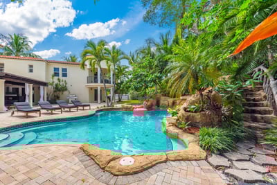 Luxury Villa Photo #2