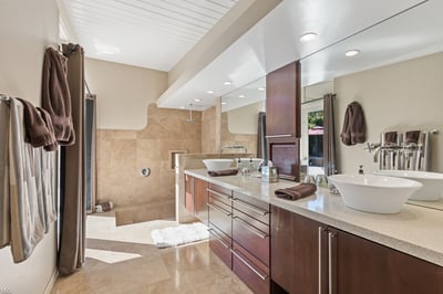 Luxury Villa Photo #23