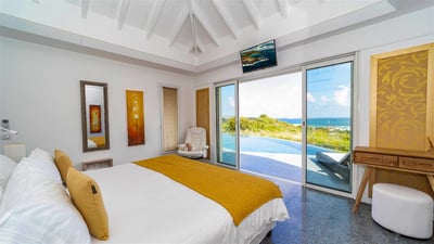 Luxury Villa Photo #23