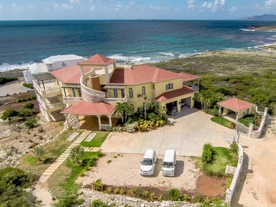 Luxury Villa Photo #2