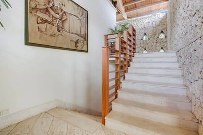 Luxury Villa Photo #20