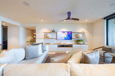 Luxury Villa Photo #13