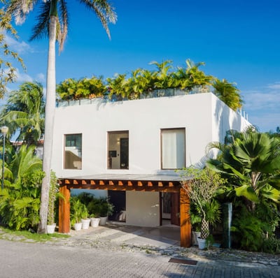 Luxury Villa Photo #2