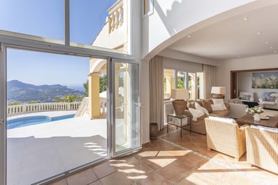 Luxury Villa Photo #20