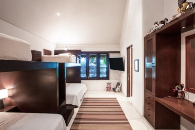 Luxury Villa Photo #32