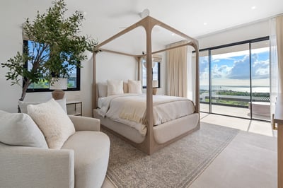Luxury Villa Photo #18