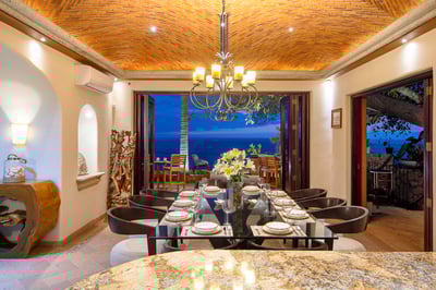 Luxury Villa Photo #20
