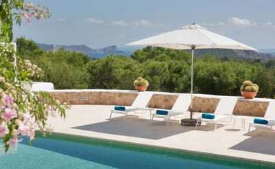 Luxury Villa Photo #3
