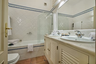 Luxury Villa Photo #25