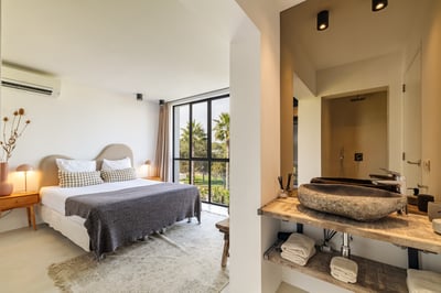 Luxury Villa Photo #43