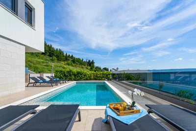 Luxury Villa Photo #10